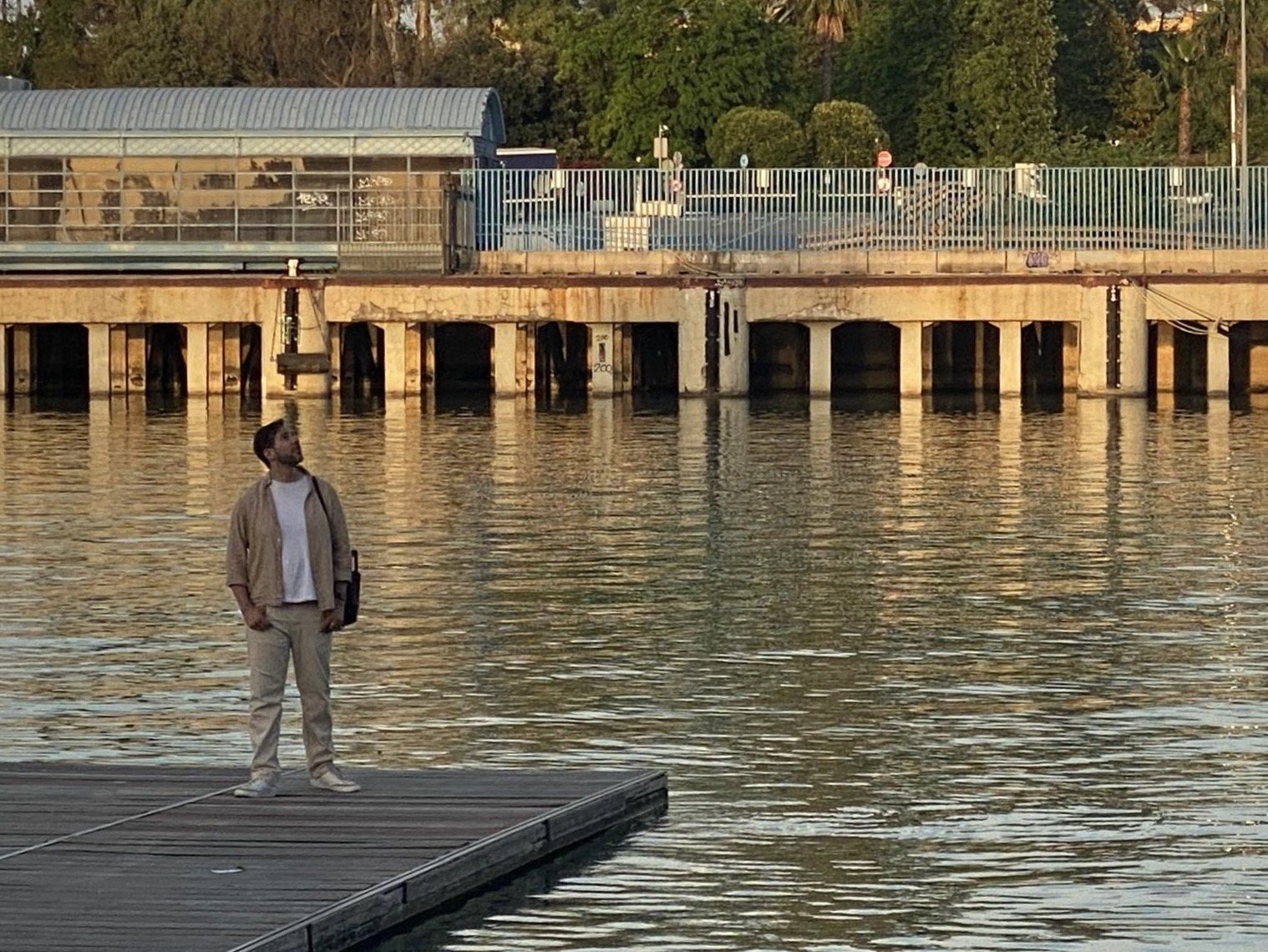 Junto al Guadalquivir, Sevilla, al atardecer